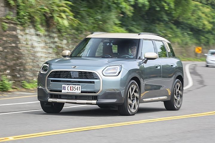 试驾电动<font color='red'>MINI</font> Countryman，存有长城欧拉的影子吗？